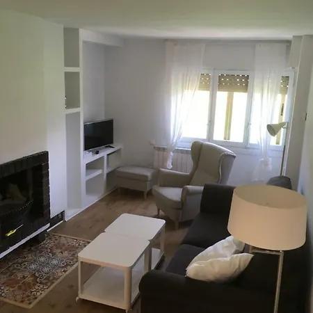 Ventana Al Pirineo Apartment Jaca